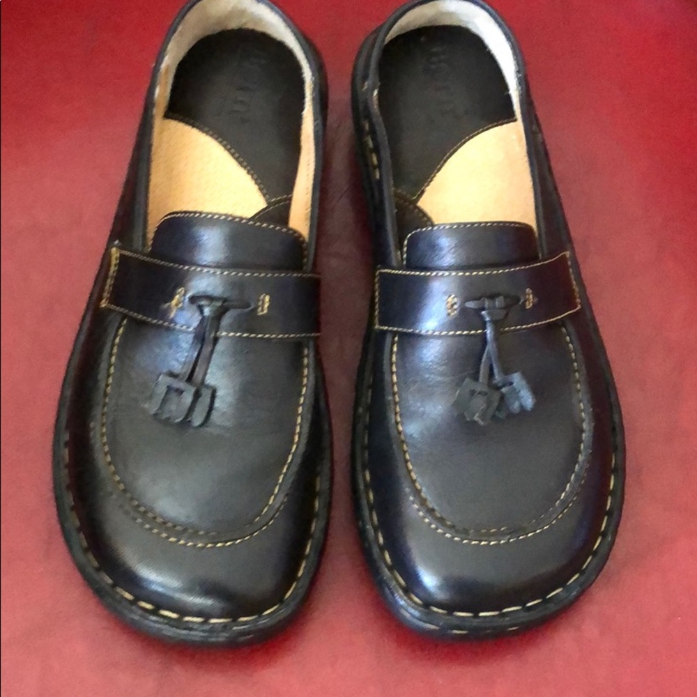 Born Black Shoes